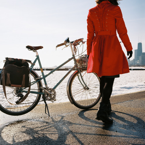 dreamcamera:  Self-portait on my morning commute {Rolleiflex 3.5 and Kodak Ektar 100 film}