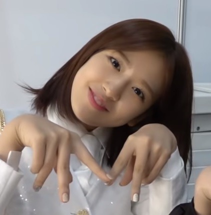 Ahn Yujin icons ♡ like se salvar ♡