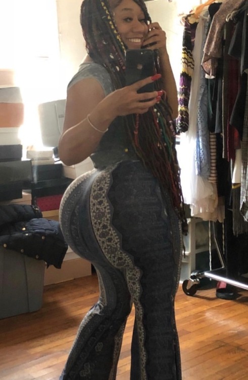 I wanna spread dat shit open and squeeze the whole bottle of lotion out in dat ass crack and start f