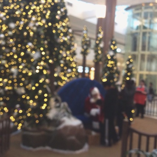 Do your best on the test and see #Santa on Dec 24 #8daysleft (at Guilford Mall)
