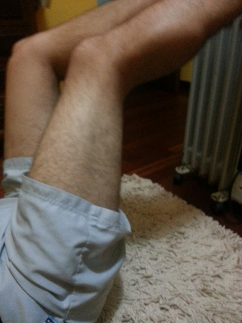 foreverfree24:  Should I shave my legs? My legs look terrible today  Piernas perfectas!