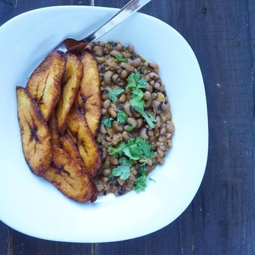 One of the most satisfying simple pleasures life has to offer . #dodo #beans #dodoatiewa #naijafood 