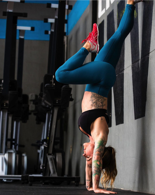 liftmovesweat: Christmas Abbott