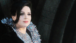 snowqveen:  Regina Mills + Pretty colors (✿◠‿◠) 