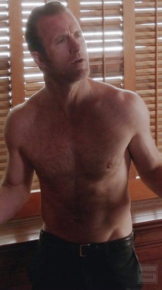 exposedtease:  Scott Caan in Hawaii Five-0  😍😍😍 