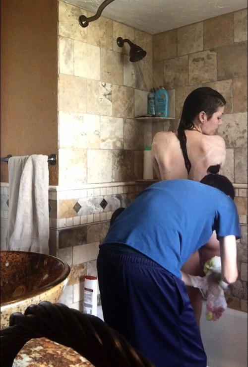daddyandhisbabygirll:Let Daddy do it, baby. You’re too little to wash yourself.