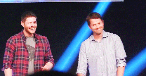 armellin:  castielplusmisha:  Oh God this is one of my favourite Misha smiles ever