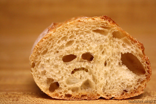craylittleliars:  littlebabydear:  craylittleliars:  Sometimes I just remember the fact that in french pain means bread and it makes me think about this picture a lot  Anyone else see the sad face tho  Haha you’re right! I should have made a joke about