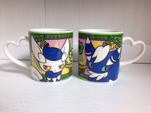 ammi-ammi:  zombiemiki:  Meowstic male and female mugs from the Pokemon Center My Dearest pair promotion.  dotbawah  I want like 28 of those