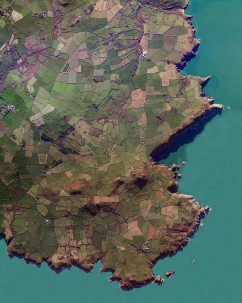 dailyoverview: Pembrokeshire is a county in the south west of Wales. The county is home to Pembrokes