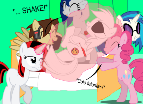 ask-star-singer:An answer by ask-amorarose featuring ask-the-two-musicians, party-horse and askskypethepony as the Harlem Shake dancers.Any situation can happen at some point.//Mod: You may ask yourselves; Did that actually happen?  xD!