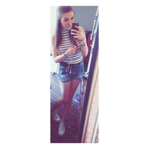 all I really care is you wake up in my arms…🎶 #ootd #me #selfie #girl