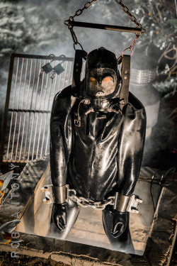 letsplaykinkynl:  Ready to be stored in the pit again. 10 feet deep, moisty and gassy. Half asleep, half awake. To small to lay down, to high to climb out and the steel grid on top will be electrified. In full rubber with chastity underwear to protect