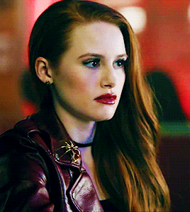 cherylandjughead:a cherry red leather jacket and a spider brooch  ️
