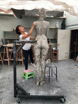 christiancgtomas:  midfreakquency:  omg-sweetlunlikelycollector-me:  westafricanman:  &lt;b&gt;Unreal&lt;/b&gt;  Amazing    Can we get a name???  This is Chinese artist, Luo Li Rong  Here’s a snippet about her from this article (that also features more