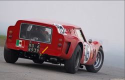 vintageclassiccars:   Ferrari 250 GTO Breadvan - Lovely stuff. 