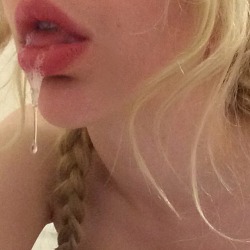 thesymbioticqueen:  Drooling is cute. 