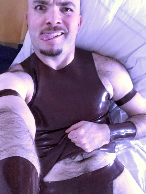 rubberskincz.tumblr.com/post/169144689805/
