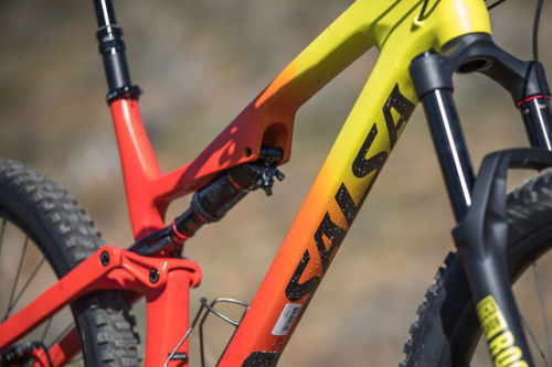 aces5050:(via First Ride Review: Salsa Cycles’ 2019 Rustler slays up or down - Bikerumor)