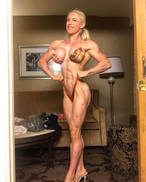 Porn photo girlswithbiceps:Girl Biceps Rock