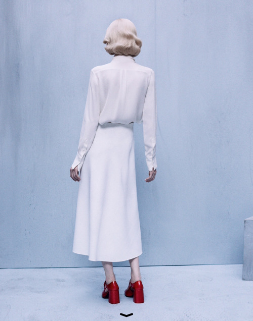 Porter #10 &ldquo;Lady in Waiting&rdquo;Models: Julia Nobis, Grace Bol, Varya Shutova, Isabe