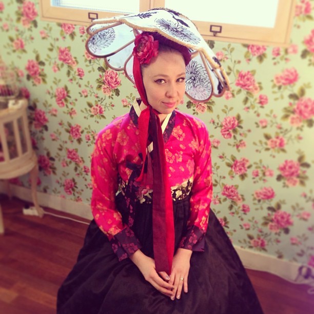 eatyourkimchi:  I feel like a Korean princess! *girly musical laugh* ♪( ´▽｀)