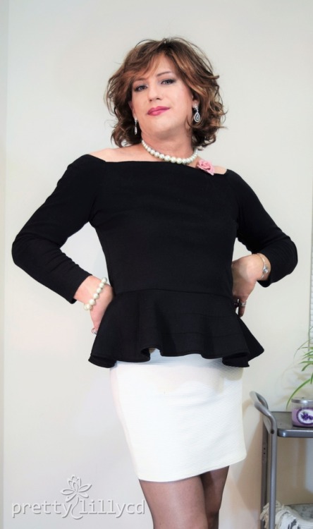 prettylillycd:  Off Shoulder Peplum Top / adult photos