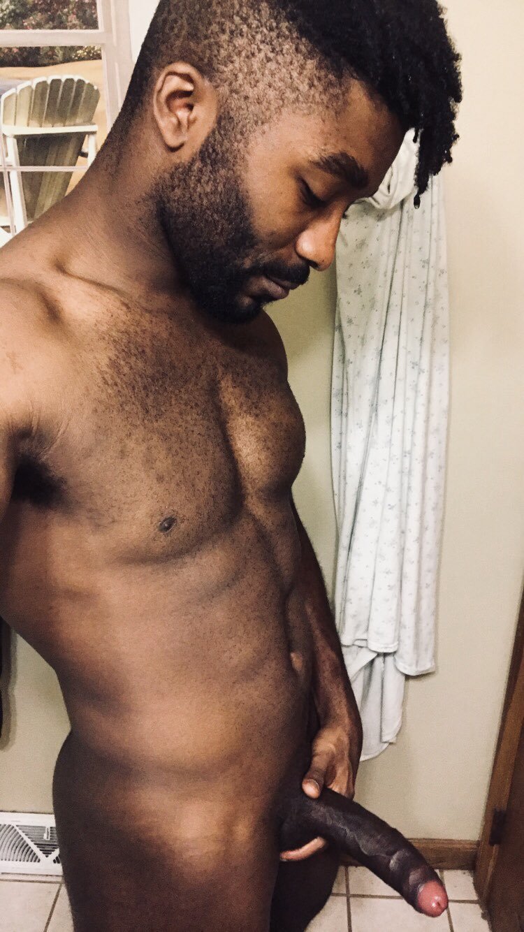 dexter-xxx:  Str8 exhibitionist that loves his ass to be played in &amp; played