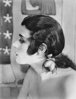 solovelyvintage:  Theda Bara photo by Albert