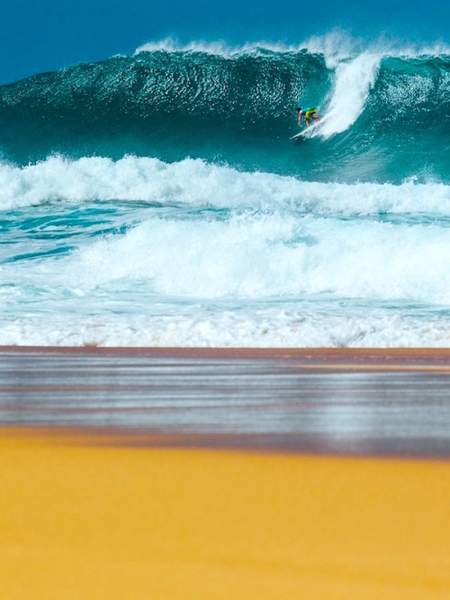 surfsouthafrica:Pipe, North Shore, HawaiiPhoto: Gabe LHeureux﻿