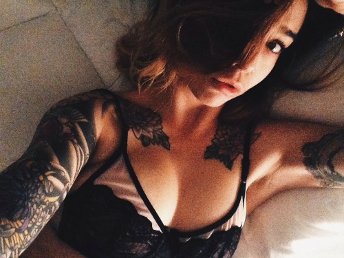 andreagillmer:  Tonight: lay in bed, eat a loaf of bread, watch Space Jam. 