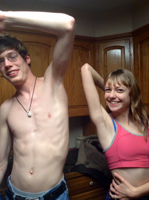 achselhaare:  inferiornova:  My cousin Nathan shaves his armpits and I let mine grow. :)  Submit your pits to www.dont-shave.com :) 