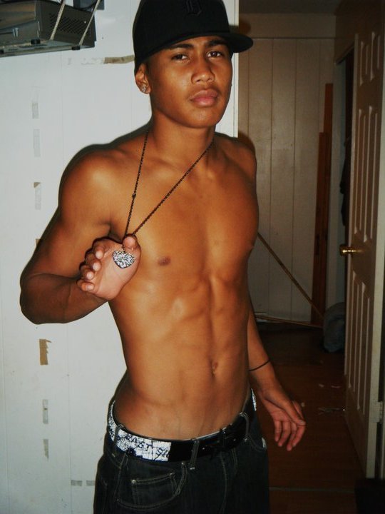 yungdisaster:  Hawaiian boy exposed 