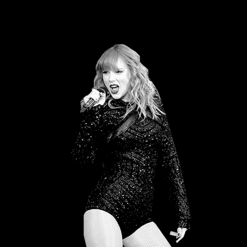 nowyourdaisies:Taylor Performing at Wembley Stadium in London (June 22nd 2018)