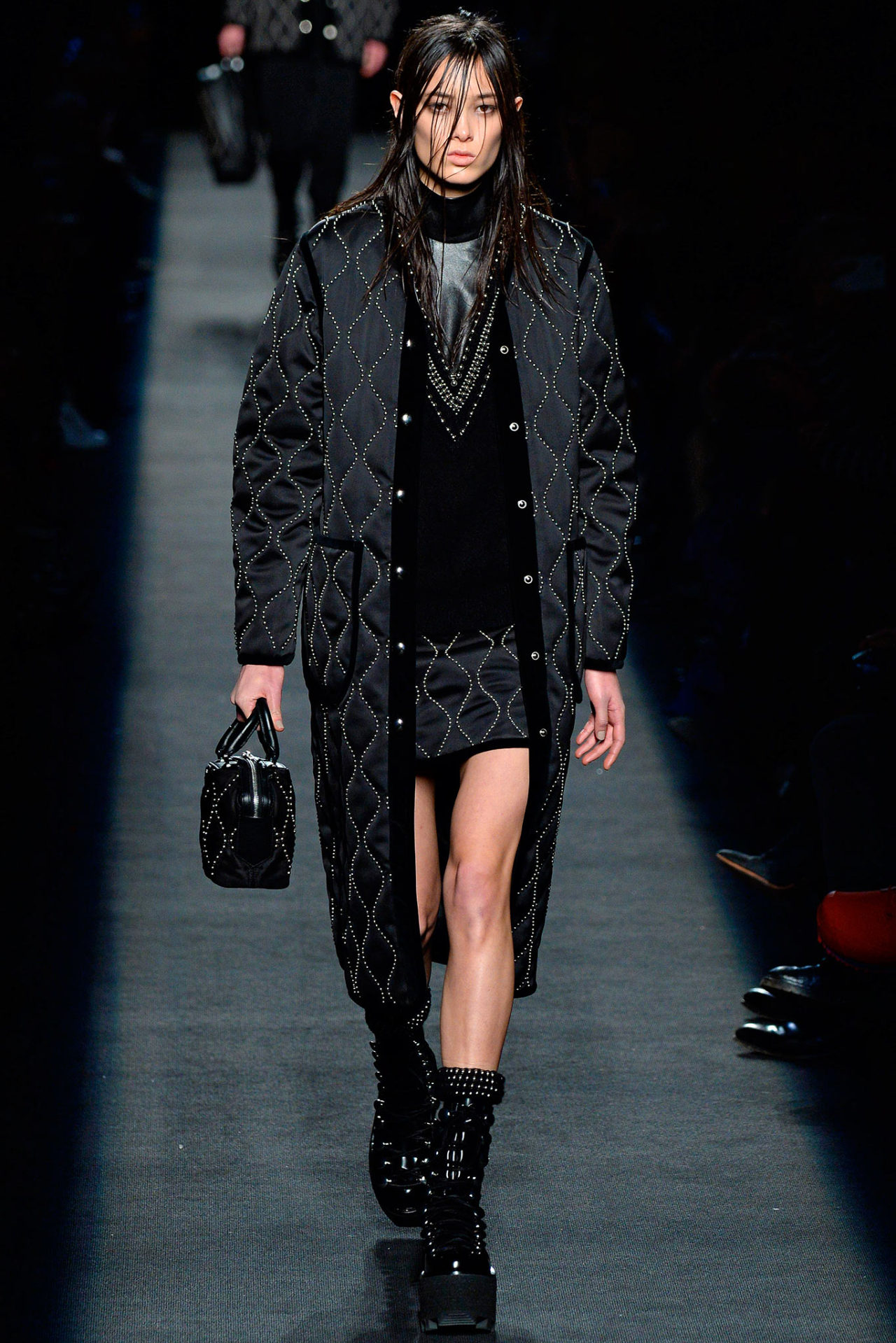 sharklipps:me going to ur funeral 