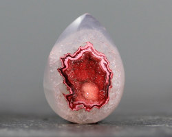 mineralogy-porn:  Rose Quartz Geode Cab 