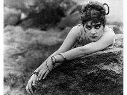 velvetbombshell: Theda Bara photographed