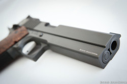 coffeeandspentbrass:  badger-actual:  Custom 1911 Slabside.  I have a massive gun boner right now. 