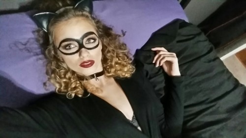 erikanichole99:Who wants to be the Batman to my Catwoman?😘