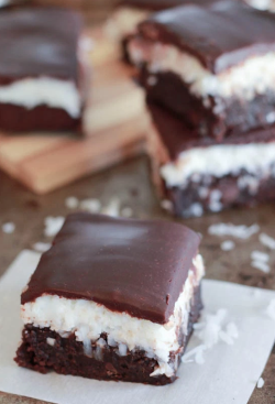 fullcravings:  Chocolate Coconut Brownies