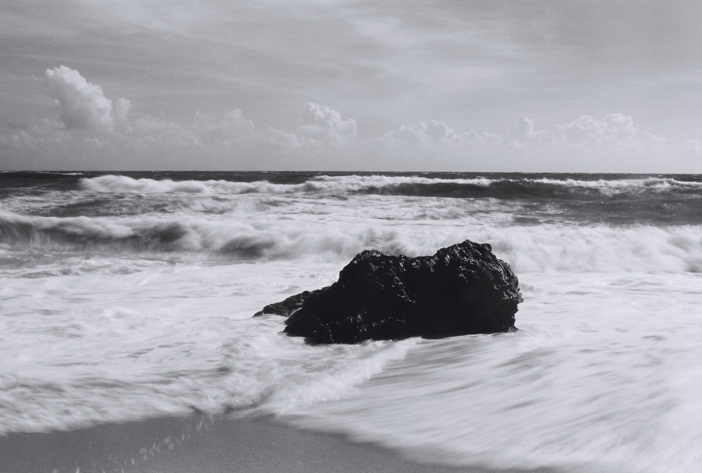 black-and-white:  Kending BW 4 (by bluetrayne)