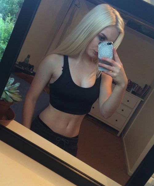 cov-girl-selfies:  Name is Lucy Wells porn pictures