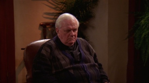 Everybody Loves Raymond (TV Series) - &rsquo;Move Over’ S3/E20 (1999)Charles Durning as Fa