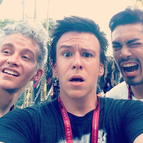 defranco:  Walking Dead zombie run at petco complete. Pretty sure we all died. I blame all the humans not willing to sacrifice themselves for me. :-p