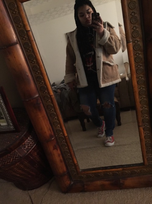 hennesea:So I haven’t been taking good selfies lately but I have been serving looks 💗💗💗