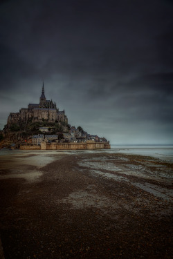 thepictorialist:Mont Saint-Michel—France