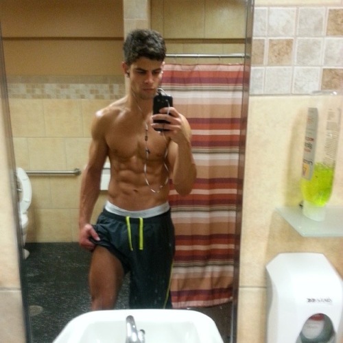 musclepuppy:  Gymspiration of the Day  Franky Cammarata