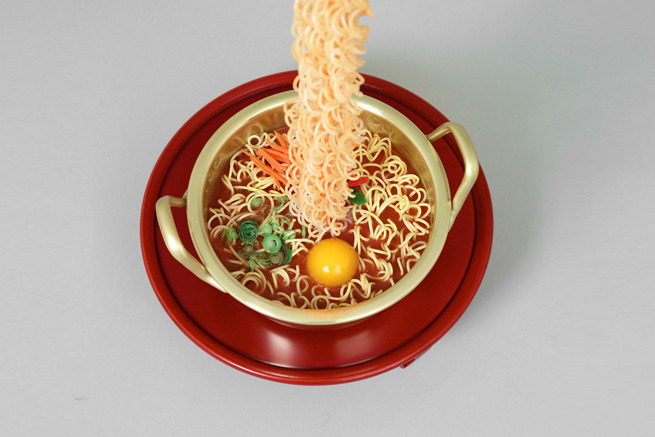 f-l-e-u-r-d-e-l-y-s:   Hyper-Realistic Resin Noodle Sculptures by Seung Yul Oh  adapting