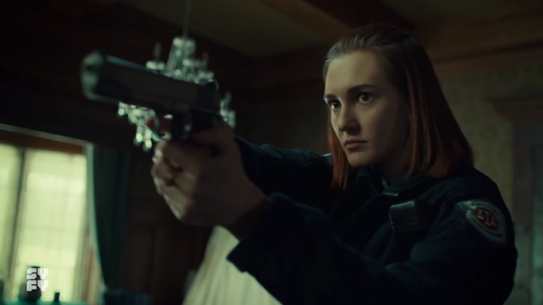 tiaisbisexual:Wynonna Earp | Wavery x Nicole | 3x09 Kat Barrell’s gun handling skills are defo getti