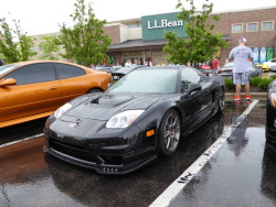 fromcruise-instoconcours:  Honda’s NSX-R was a drastically lightened and more focused take on the standard NSX. Suspension was also reworked to provide a reliable mid-engine sports car with amazing handling 